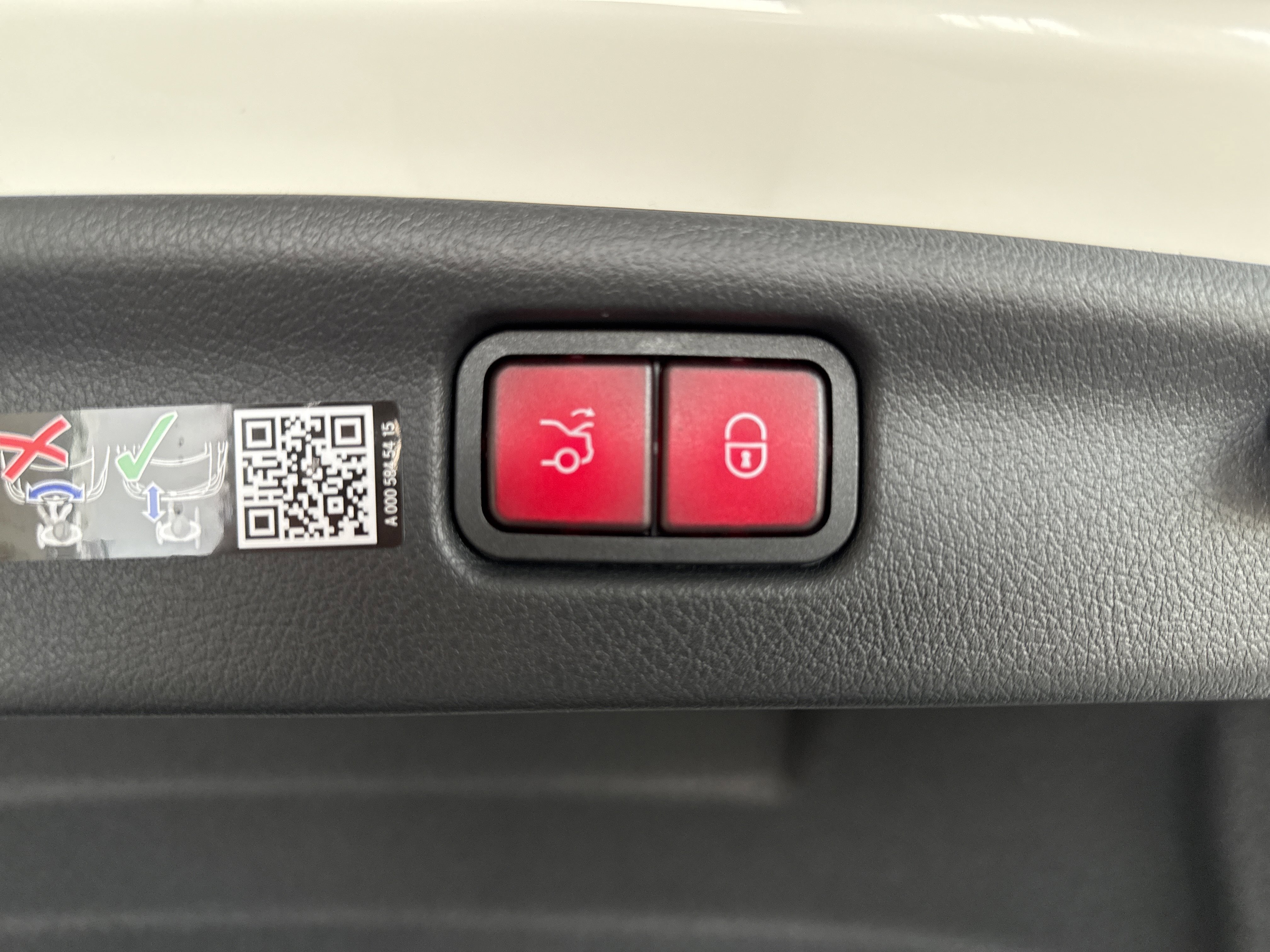 Certified Used 2026 Polar White Mercedes-Benz C 300 image 16