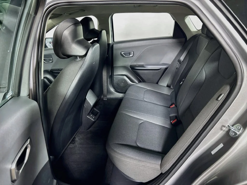 Used 2025 Gray Kia LXS image 19