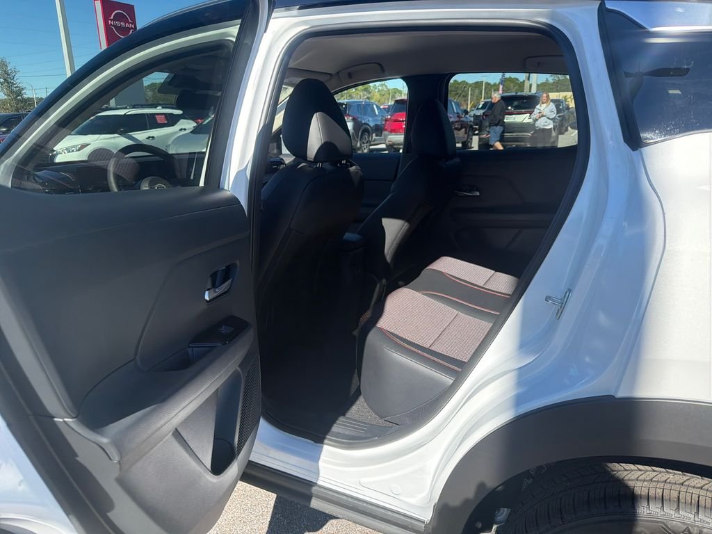 New 2026 Nissan Kicks SR 4D Sport Utility