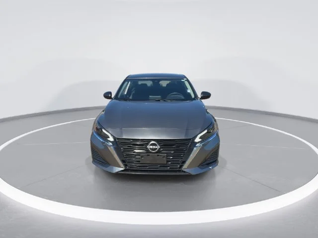 Used 2025 Gray Nissan 2.5 SV image 3