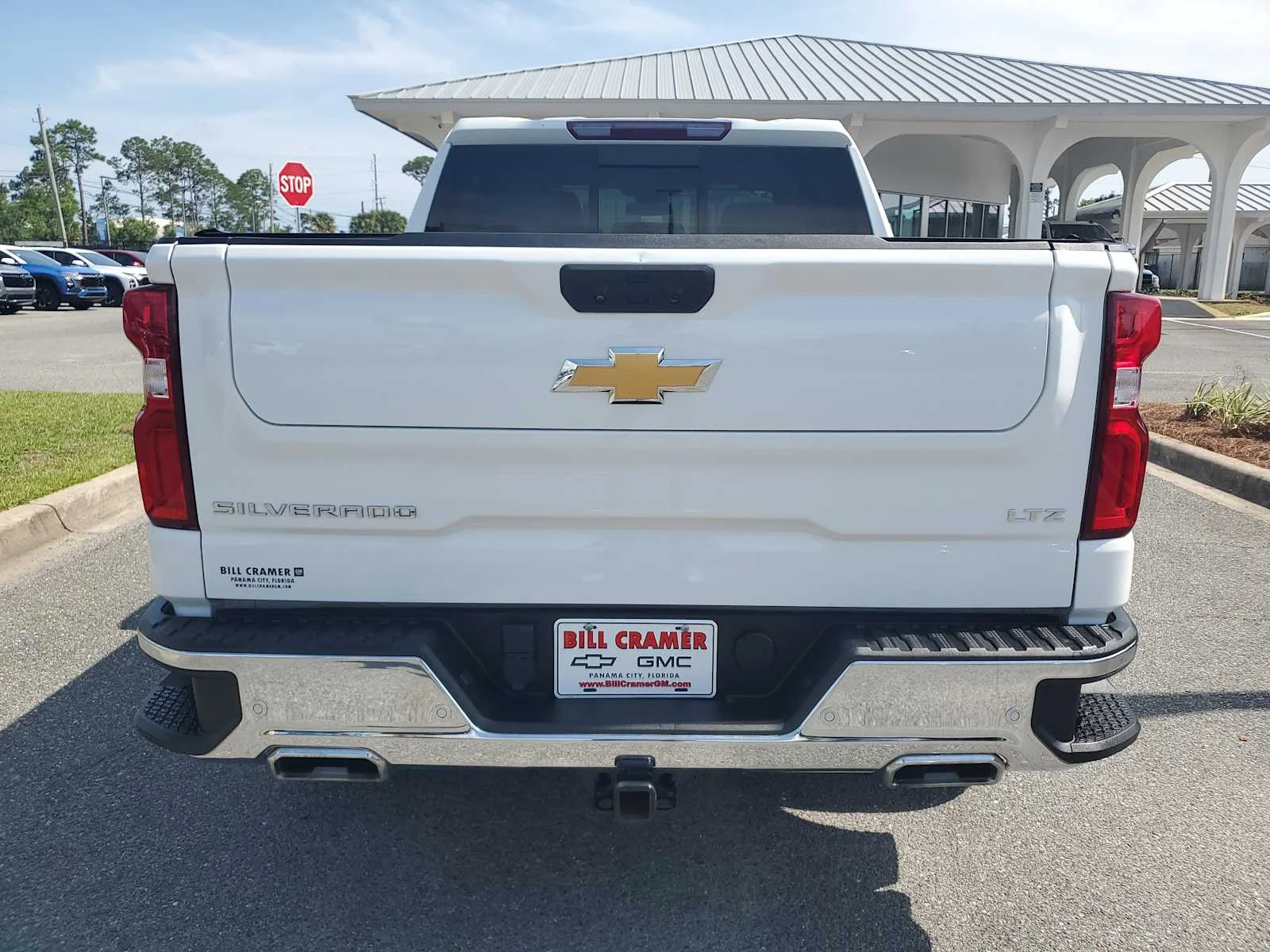 Used 2024 Summit White Chevrolet LTZ image 4
