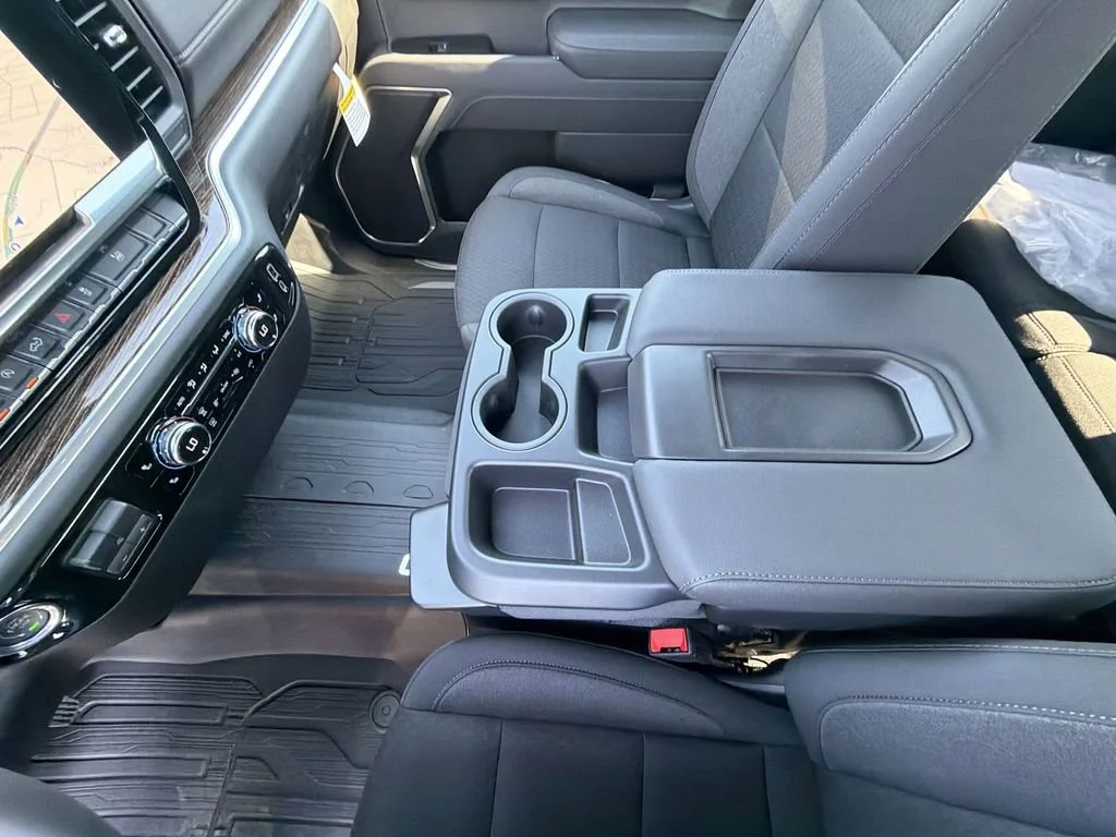 New 2026 Summit White GMC Elevation image 27