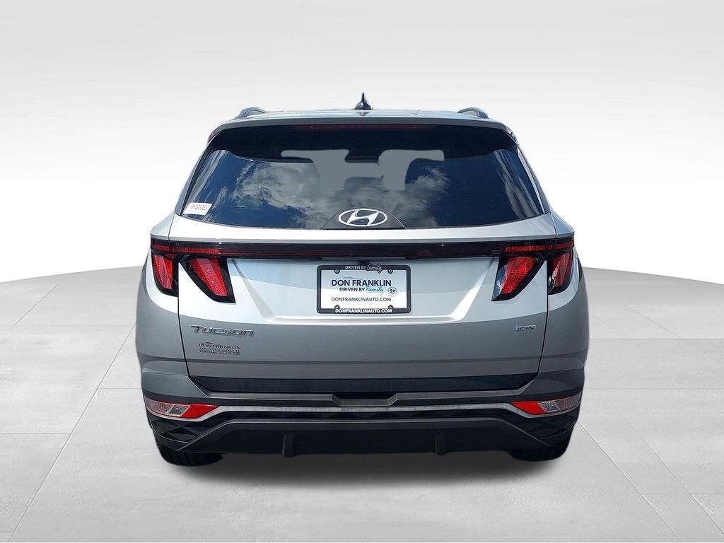 Used 2024 Silver Hyundai SEL image 4