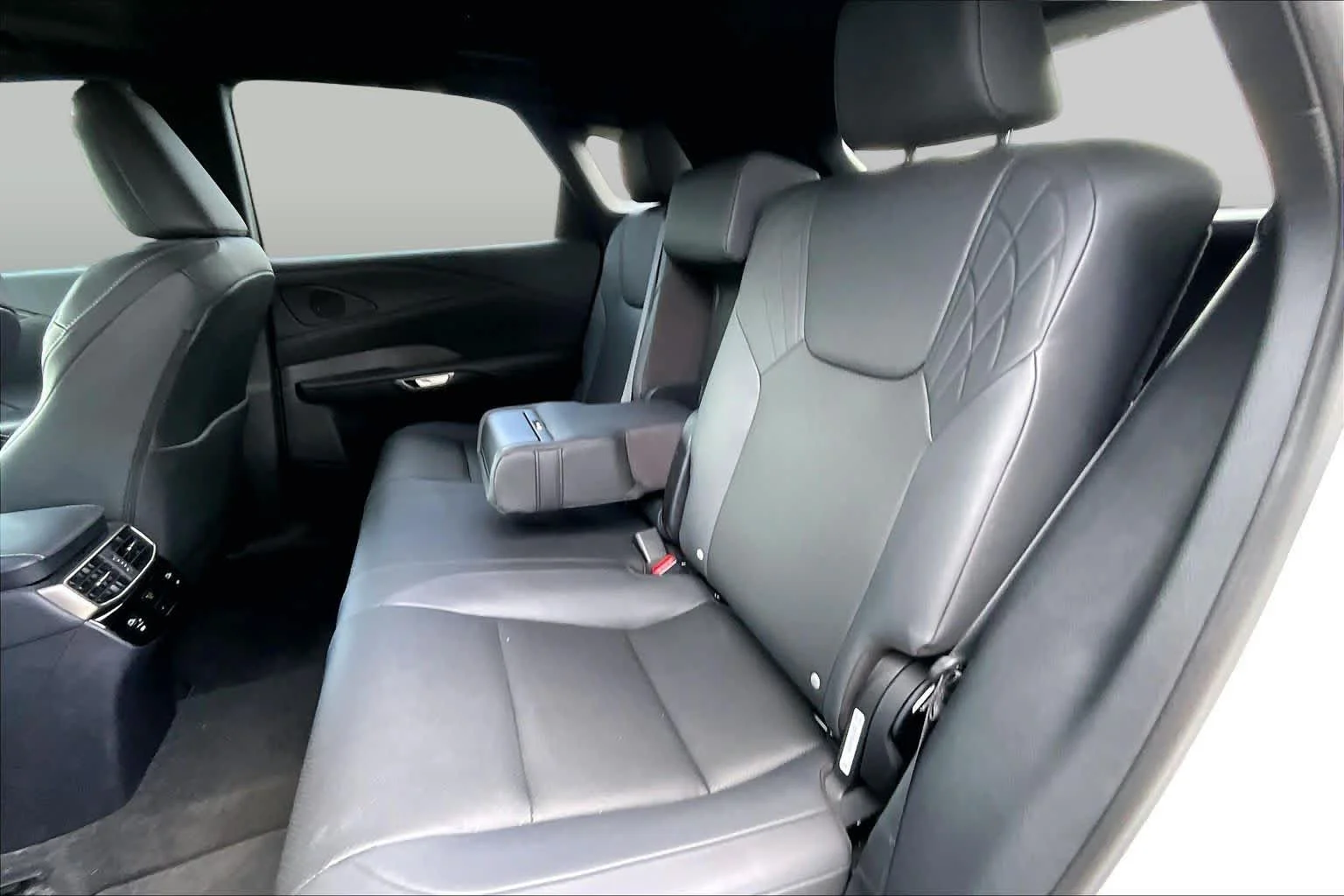Used 2024 Eminent White Pearl Lexus Premium image 20