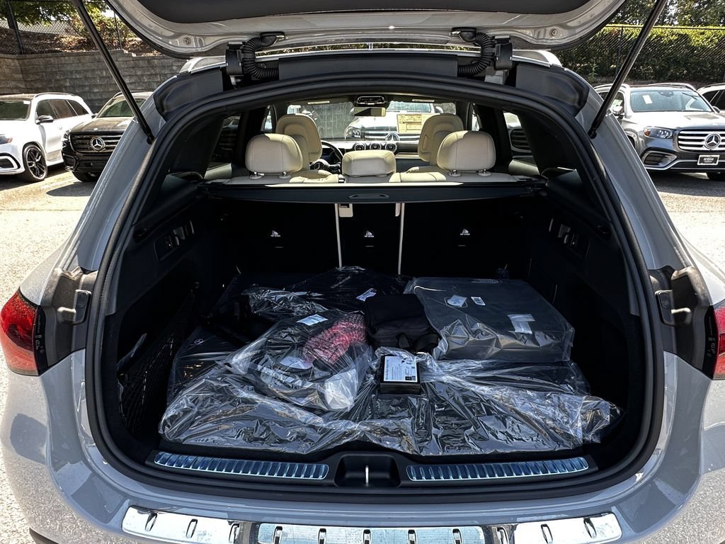 New 2027 MANUFAKTUR Alpine Grey Mercedes-Benz GLC 350e image 58