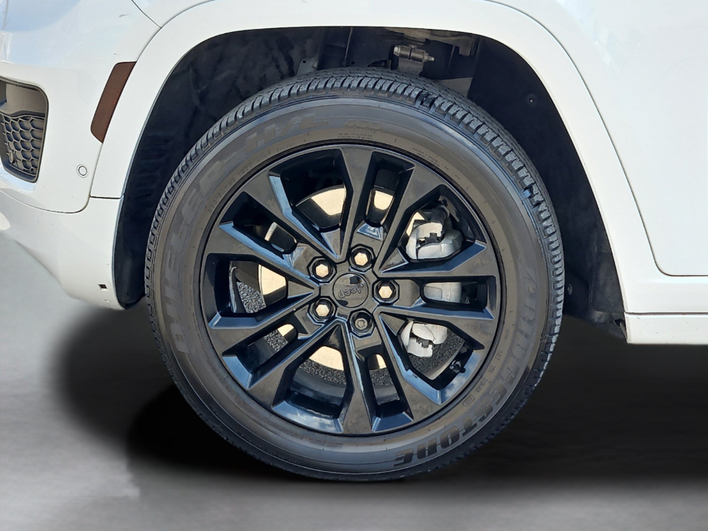 Used 2021 Bright White Clearcoat Jeep Overland image 28