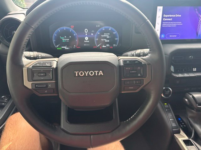 Used 2024  Toyota Base image 30