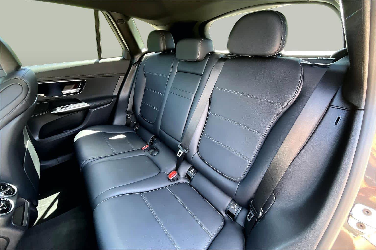 Used 2024 Graphite Grey Metallic Mercedes-Benz GLC 300 image 40