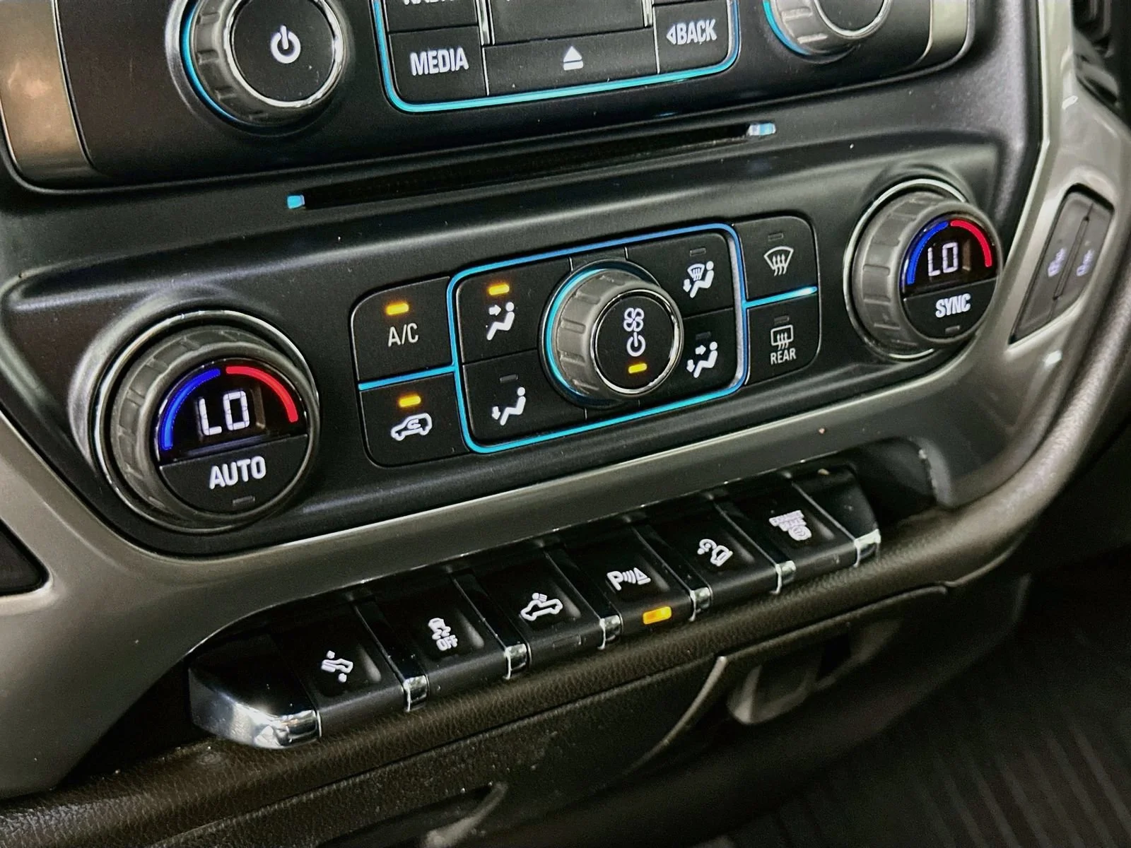 Used 2019 BLACK Chevrolet LTZ image 17
