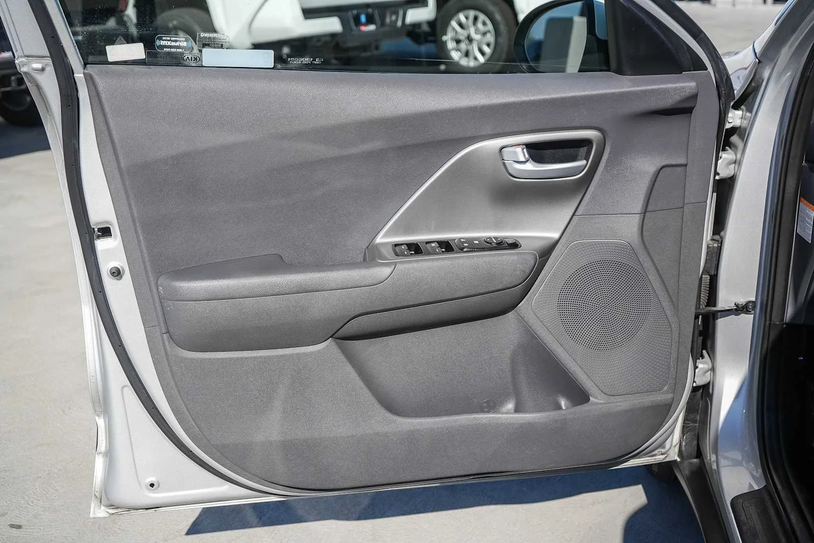 Used 2019 Silky Silver Kia LX image 21