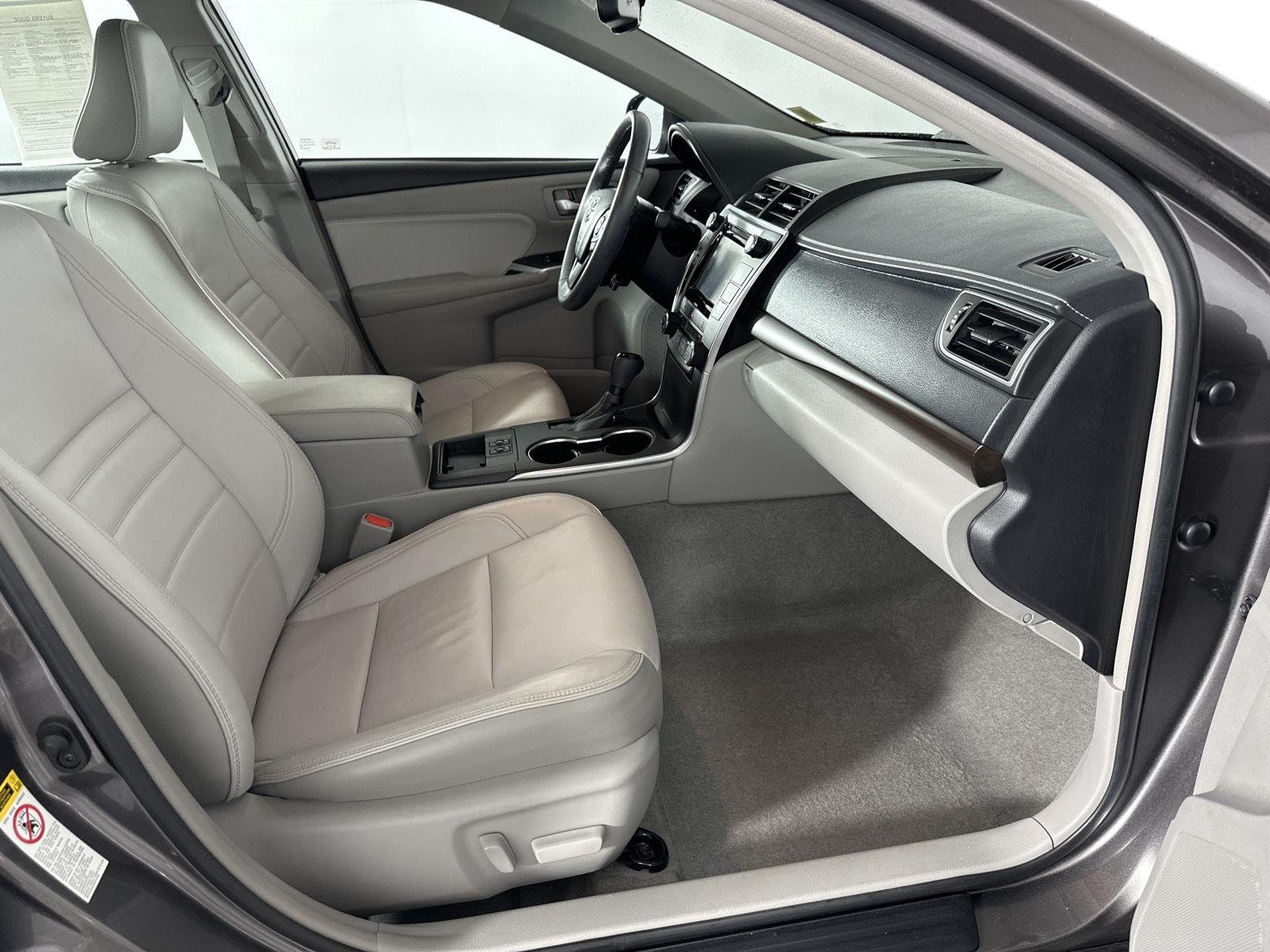 Used 2017 Predawn Gray Mica Toyota XLE image 25