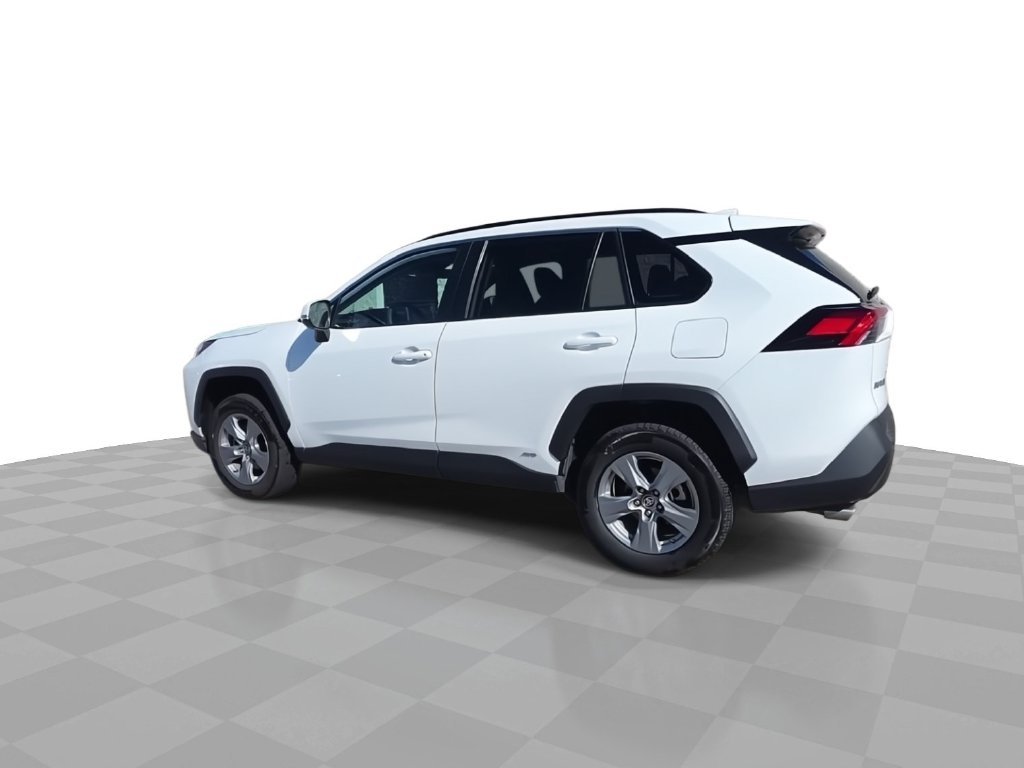 Used 2025 White Toyota XLE image 6