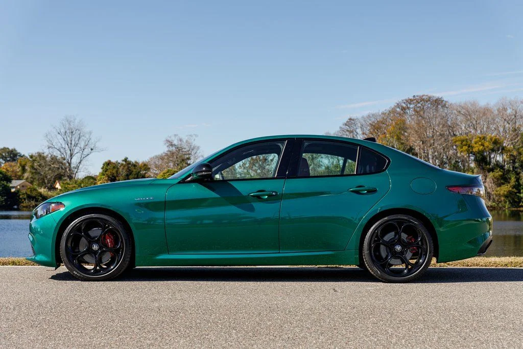 2025 Alfa Romeo Giulia Base - Photo 6