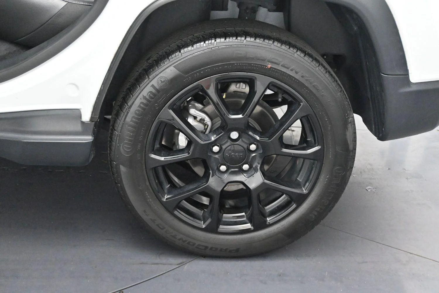 Used 2023 Bright White Clearcoat Jeep Altitude image 30