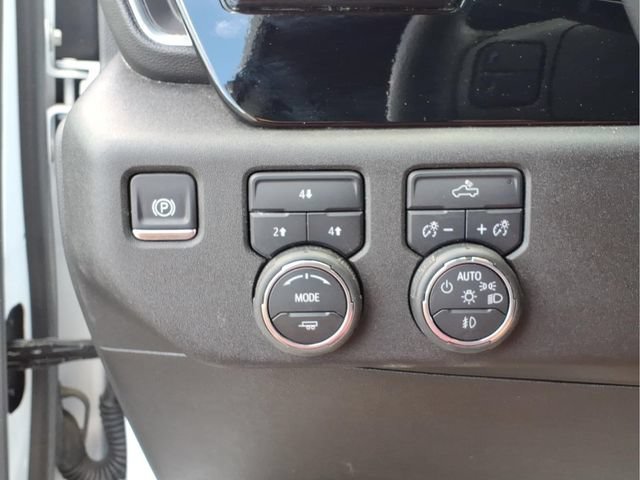 Used 2025 Summit White Chevrolet LT image 15