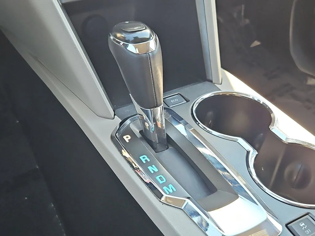 Used 2016 Iridescent Pearl Tricoat Chevrolet LT image 20