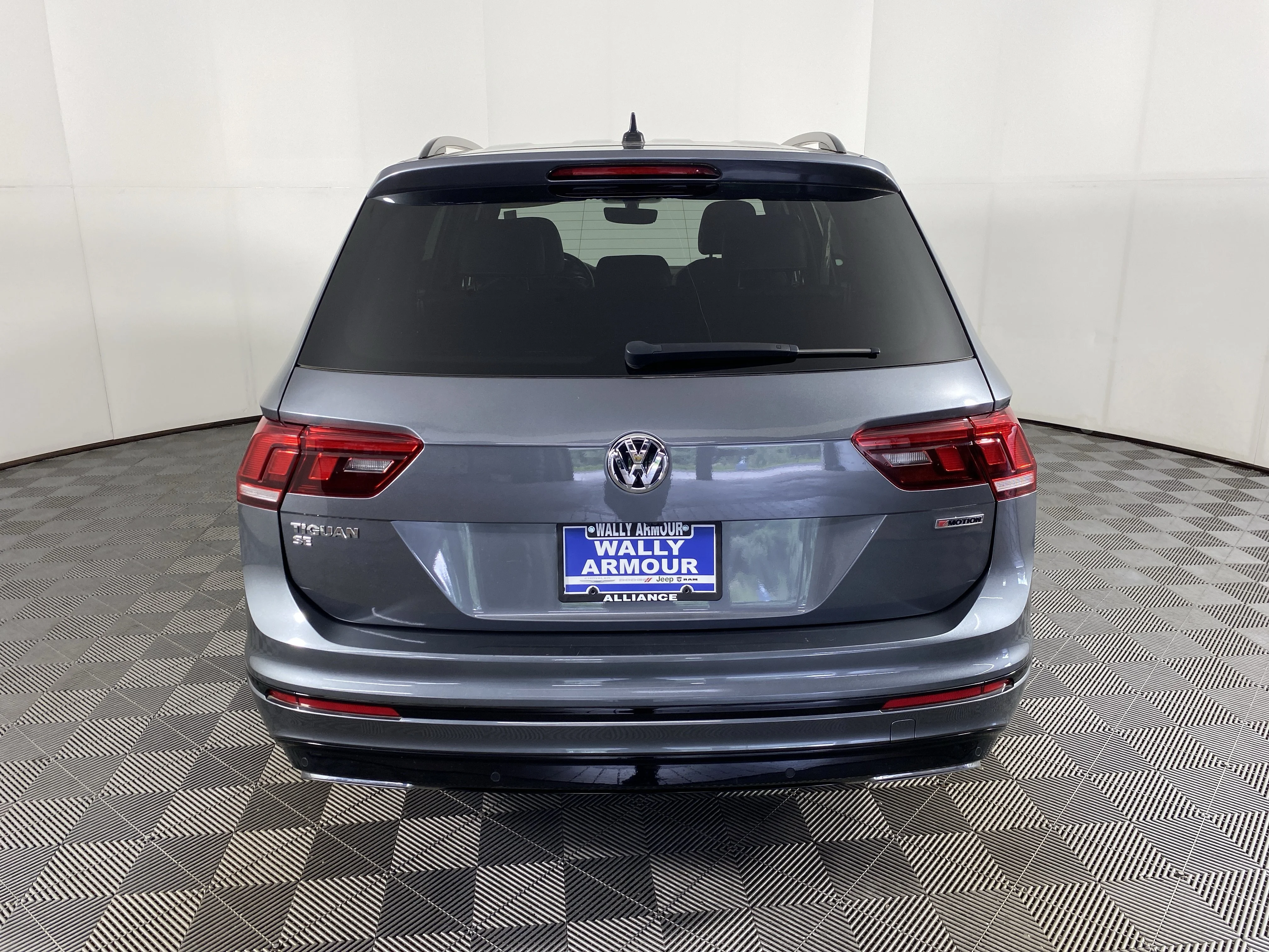 Used 2021 Platinum Gray Metallic Volkswagen SE R-Line Black image 9