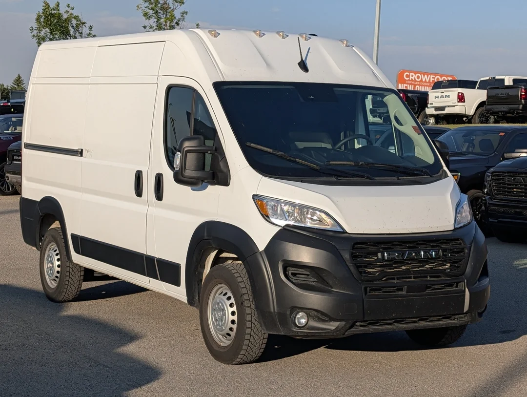 Certified Used 2025 White RAM Tradesman - Convienence Grp - Mopar Wall Paneling - LOW KMS image 2