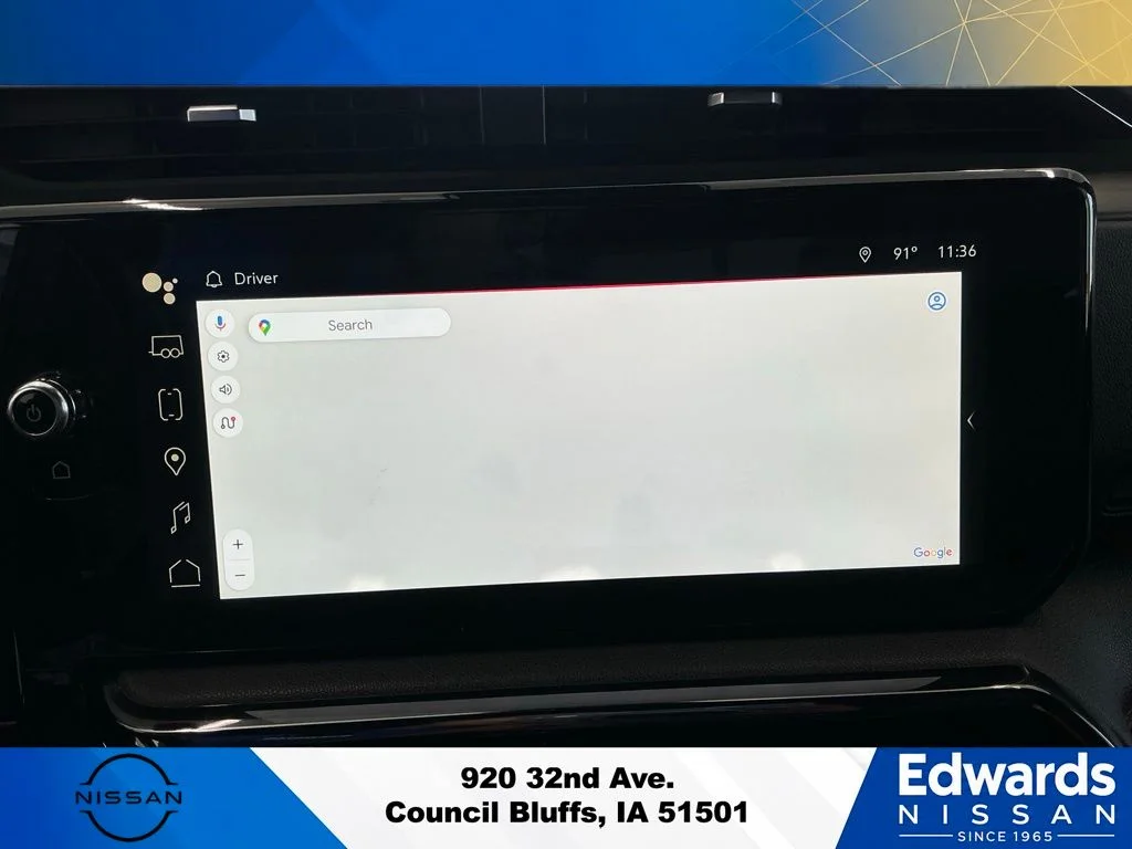 Used 2023 White GMC AT4 image 25