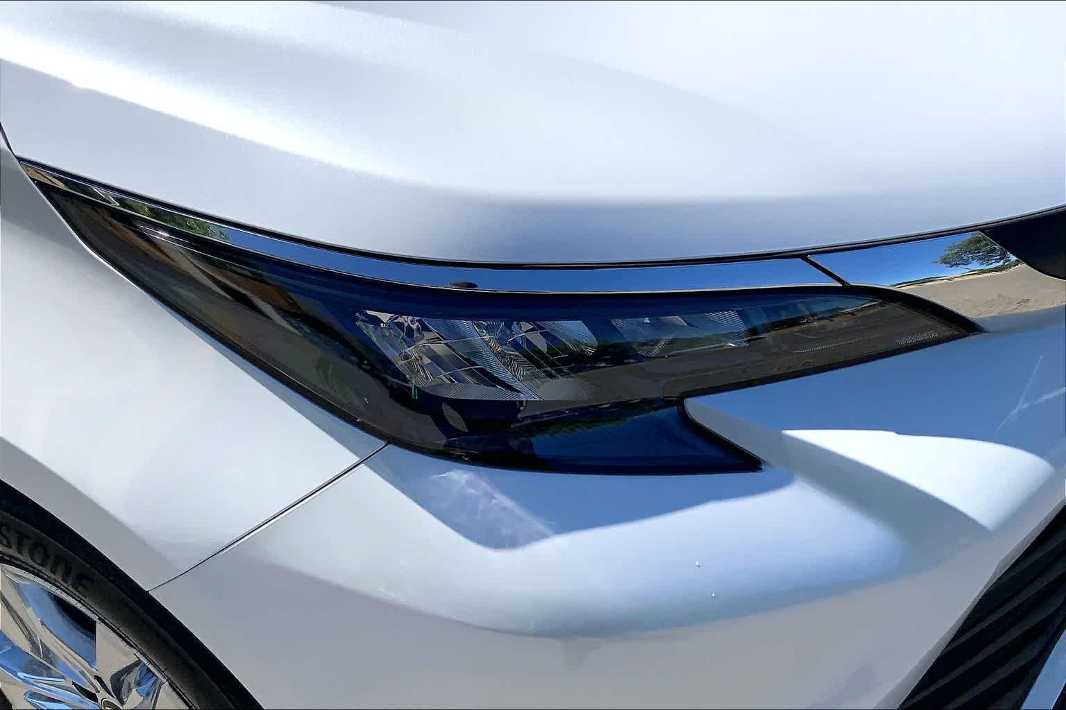 New 2026 Wind Chill Pearl Toyota XLE image 13