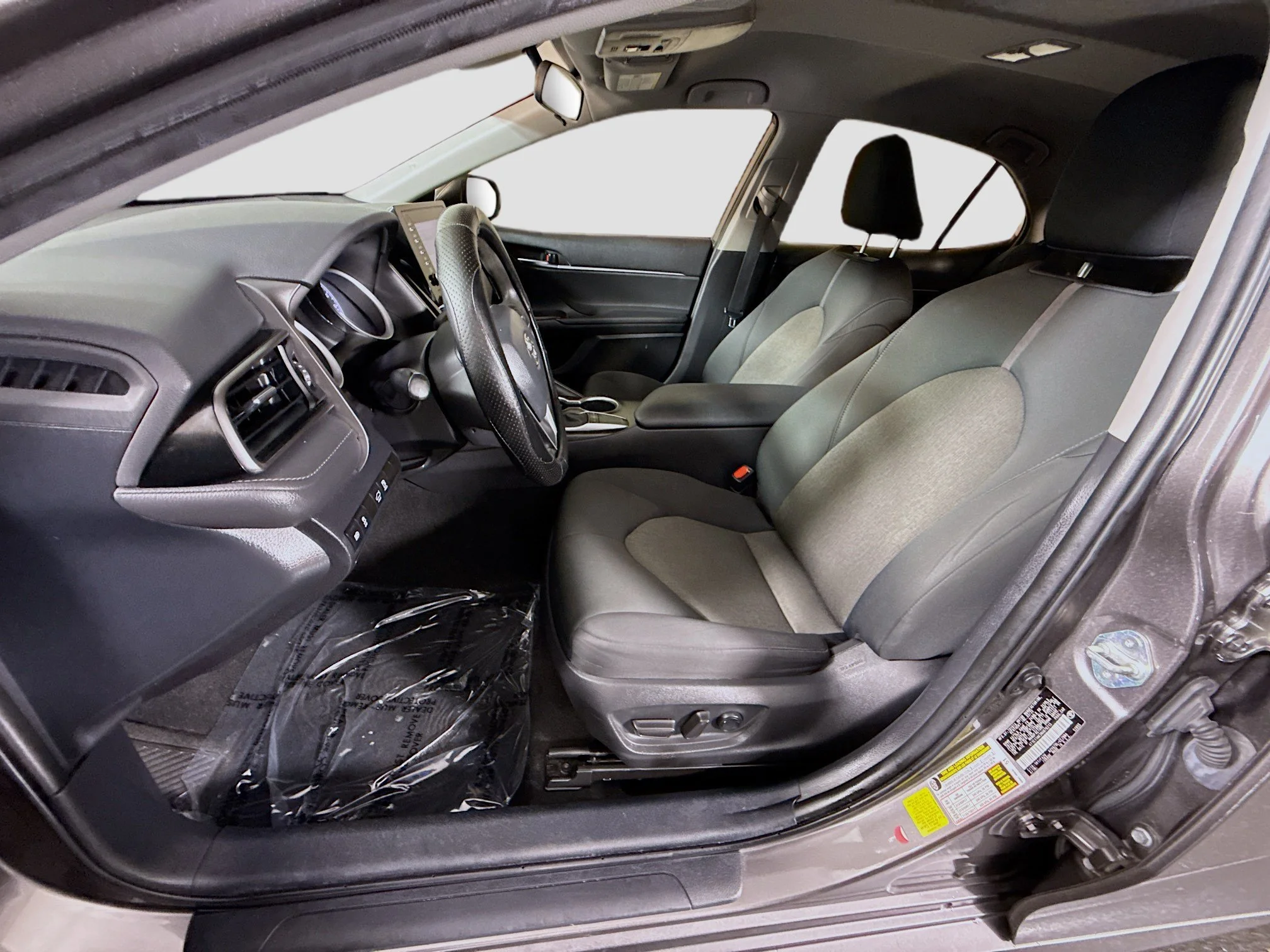 Used 2022 Predawn Gray Mica Toyota LE image 17