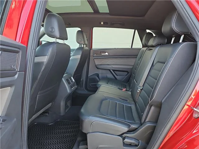 Used 2021 Red Volkswagen 3.6L V6 SEL Premium R-Line All-wheel Drive 4MOTION image 10