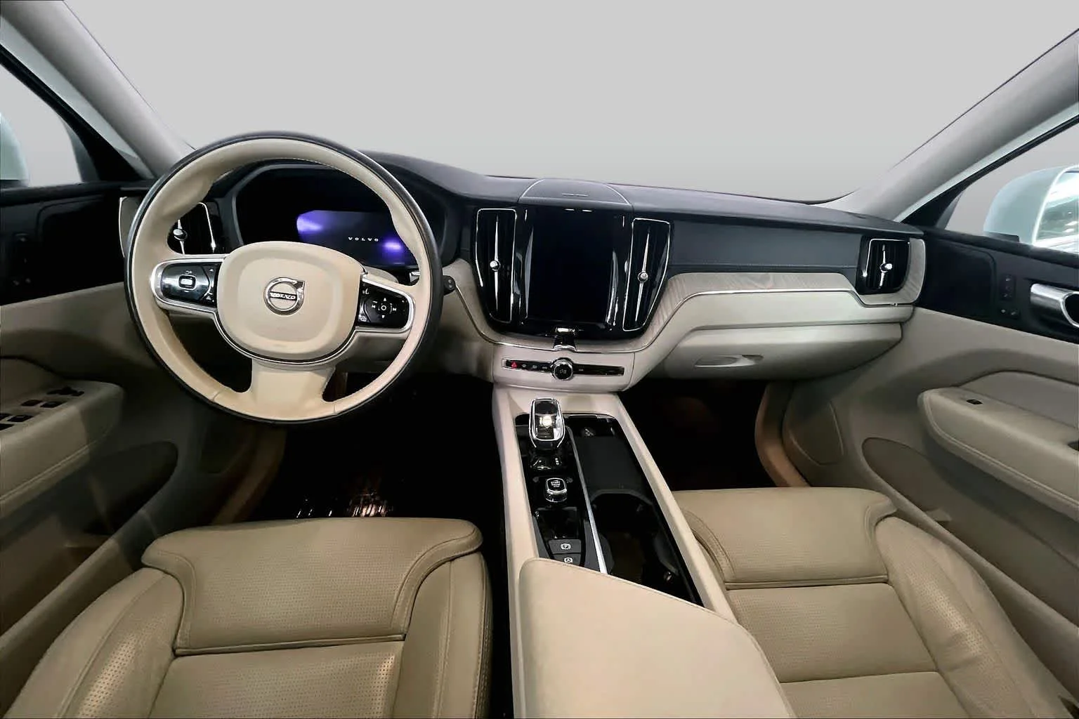 Used 2022 Crystal White Metallic Volvo Inscription image 16
