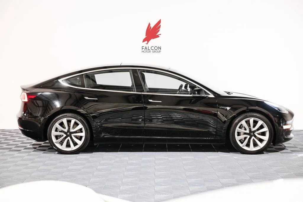 2019 Tesla Model 3 Rear-Wheel Drive Mid Range's photo