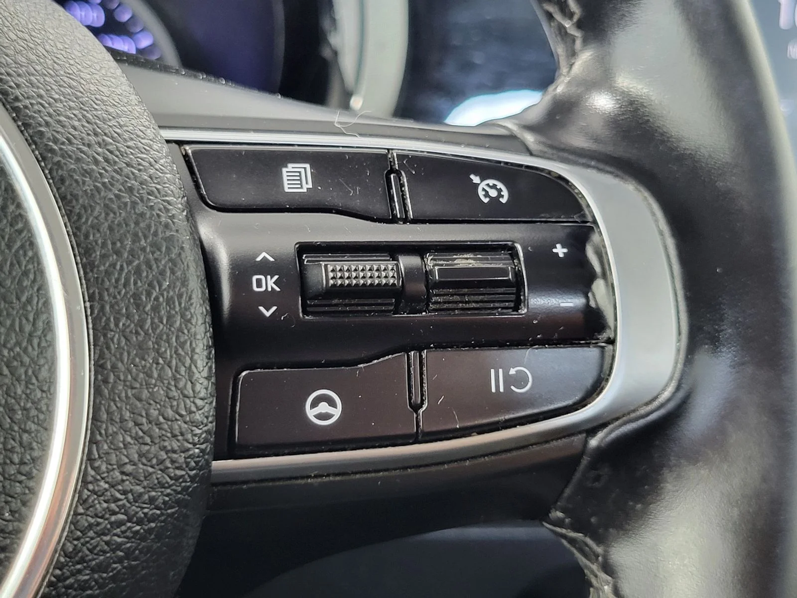 Certified Used 2022 Silver Kia LXS image 16