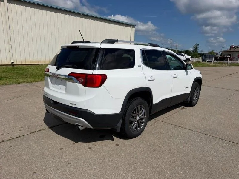 Used 2018 SUMMIT WHITE GMC SLT image 3