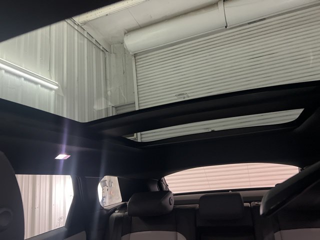 New 2026 Arroios Grey Land Rover Dynamic SE image 40