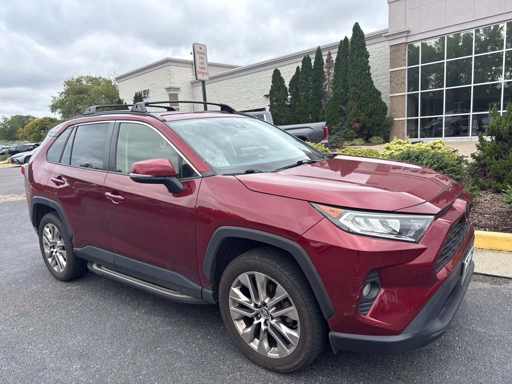 Used 2019 Red Toyota XLE Premium image 1
