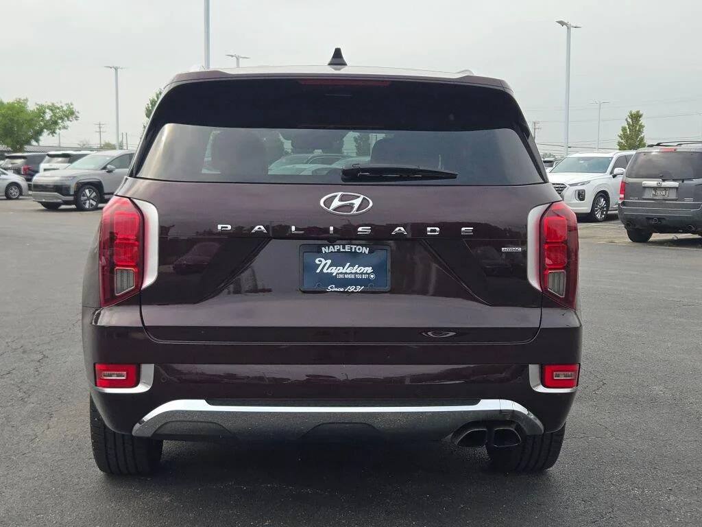 Used 2020 Sierra Burgundy Hyundai Limited image 14
