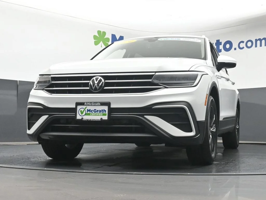 Used 2024 White Volkswagen 2.0T SE image 7