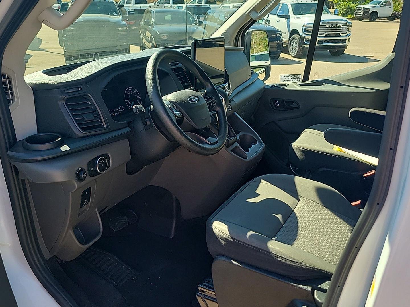 Used 2024 Oxford White Ford 350 XLT image 3