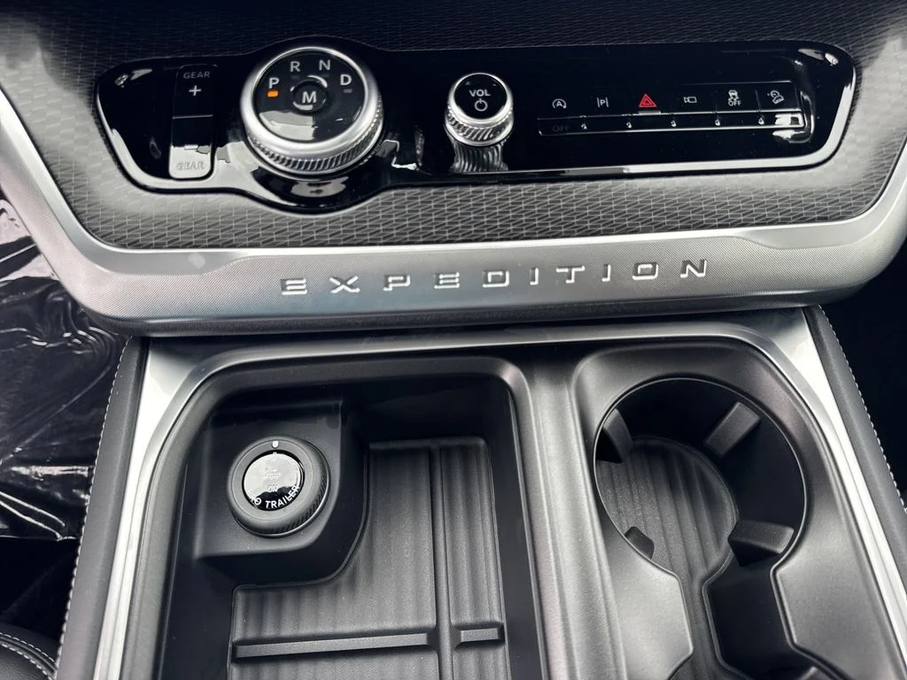 New 2026 White Ford Platinum image 34