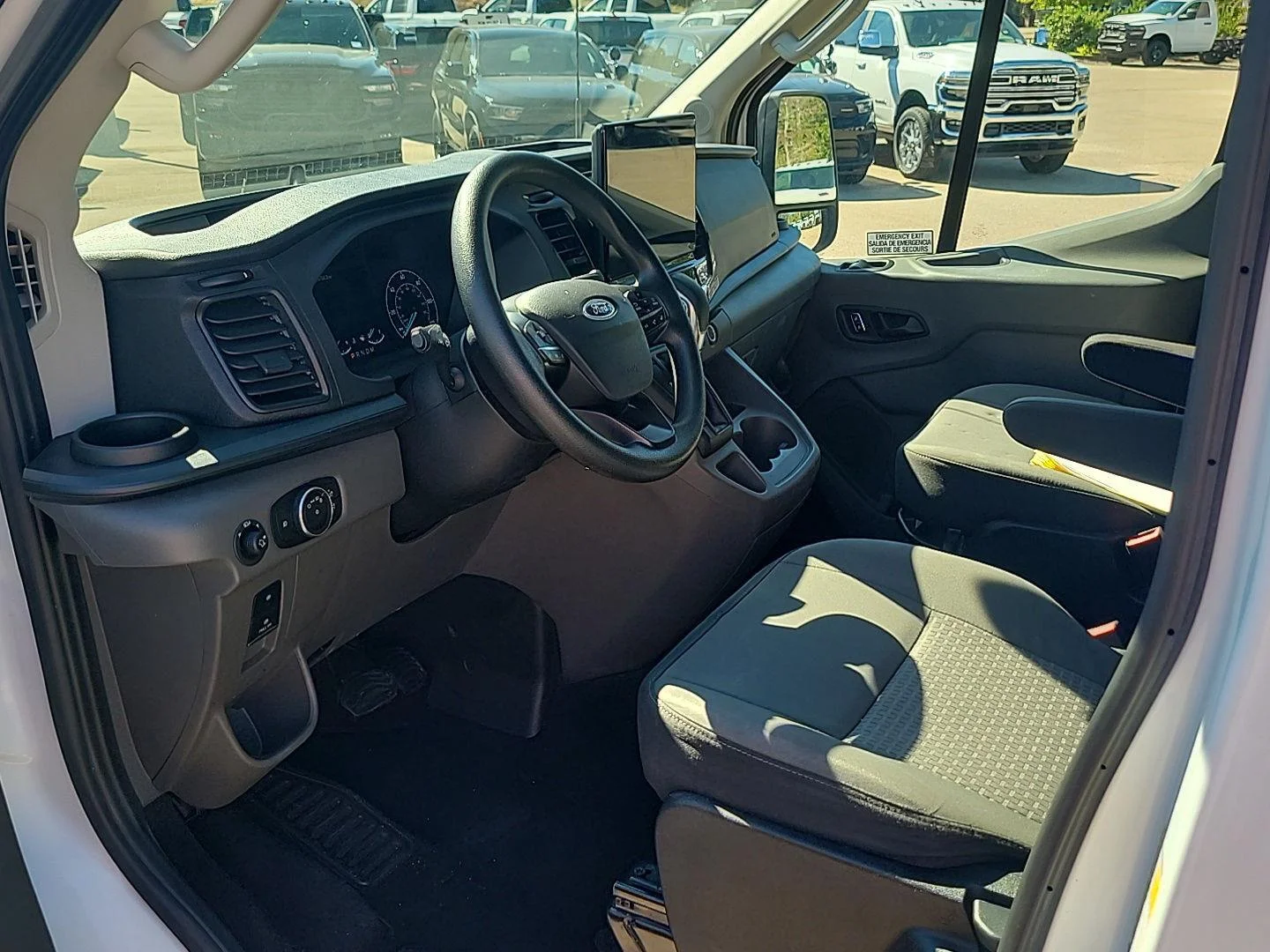 Used 2024 Oxford White Ford 350 XLT image 3