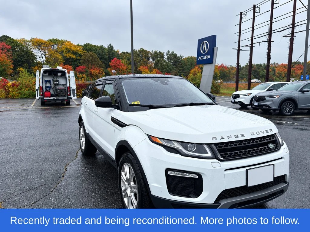 Used 2018  Land Rover SE image 1