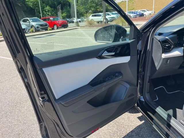 New 2026 Black Volkswagen 1.5T S image 5