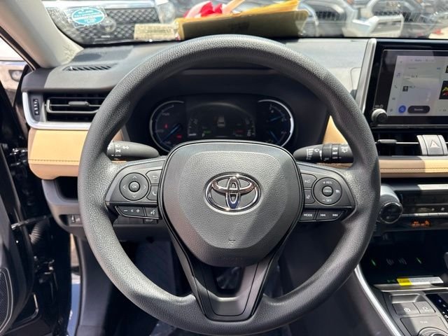 2025 Toyota RAV4 XLE - Photo 17