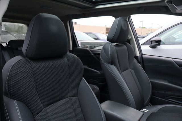 Used 2019 Gray Subaru Premium image 10