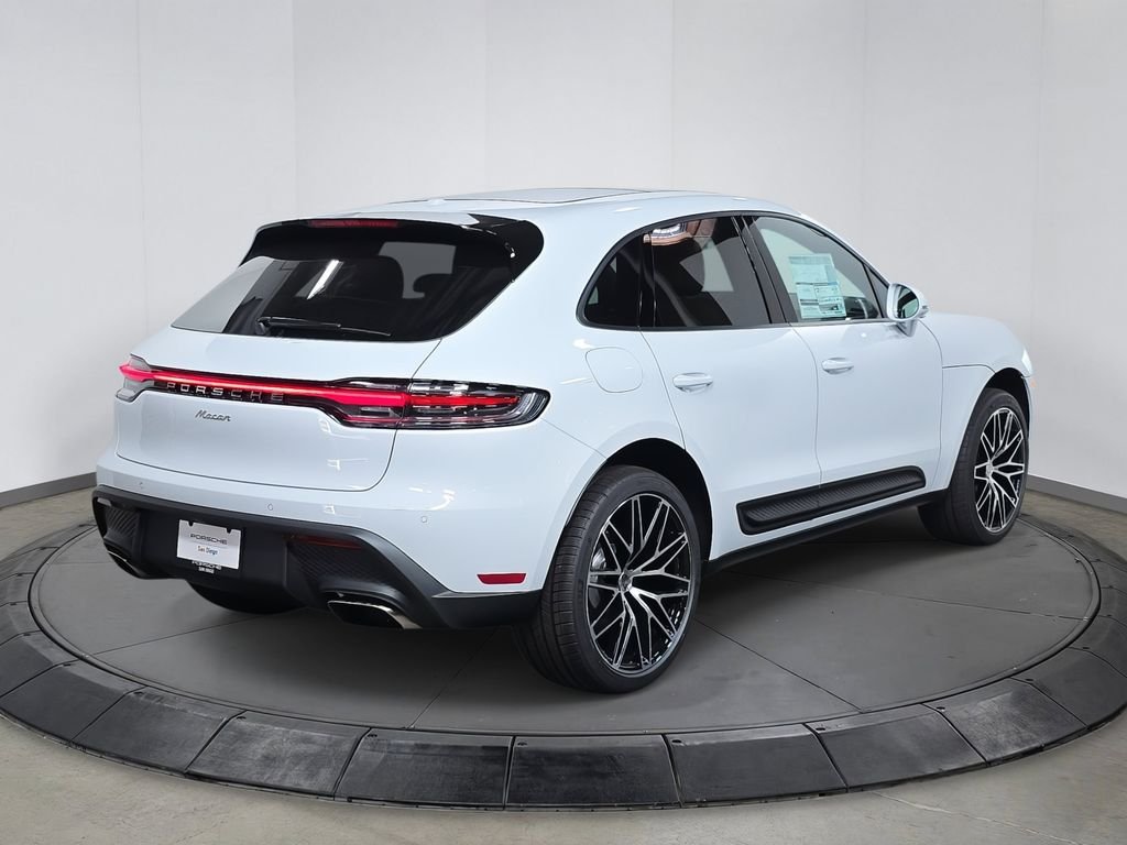 2026 Porsche Macan T - Photo 7