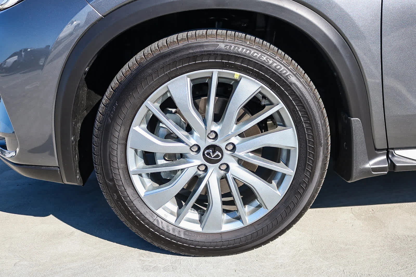 New 2025 GRAPHITE SHADOW INFINITI LUXE AWD image 11