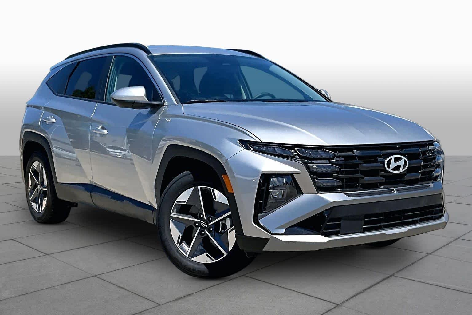 Used 2026 Shimmering Silver Hyundai SEL image 3