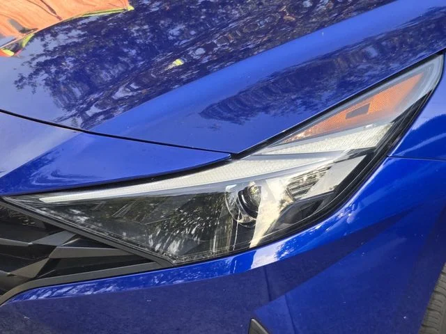 Used 2021 Blue Hyundai SE image 10
