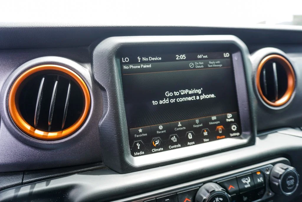 Used 2022 Black Jeep Mojave image 20