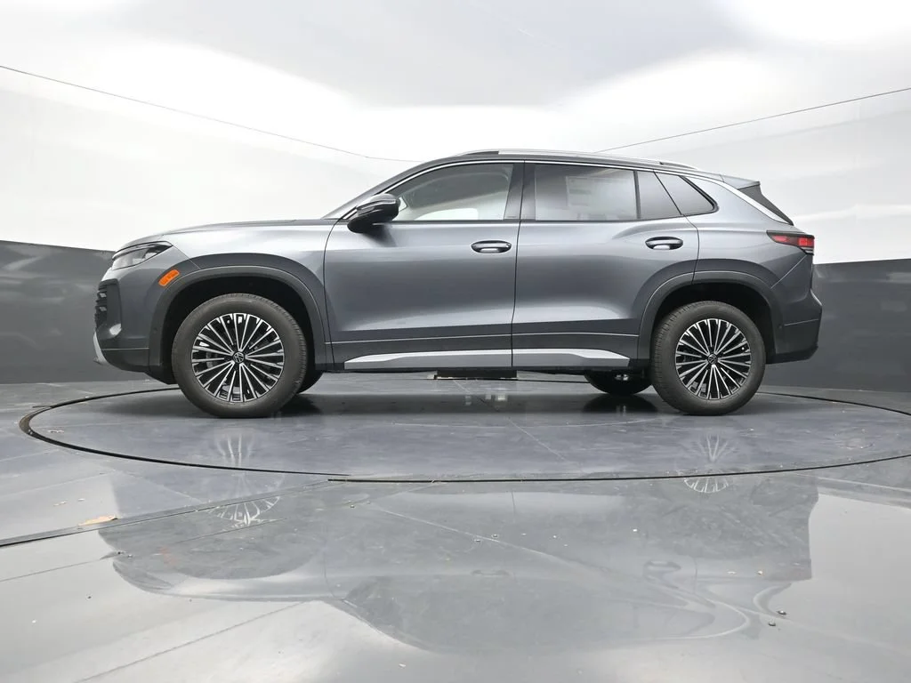 Used 2026  Volkswagen S image 24