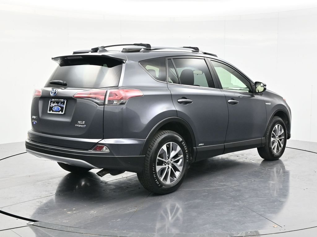 Used 2017 Magnetic Gray Metallic Toyota XLE image 5