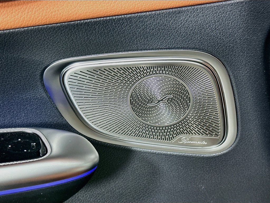 New 2027 Graphite Grey Metallic Mercedes-Benz GLC 300 image 18