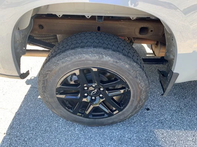 Used 2025 Gray Chevrolet Custom Trail Boss image 9